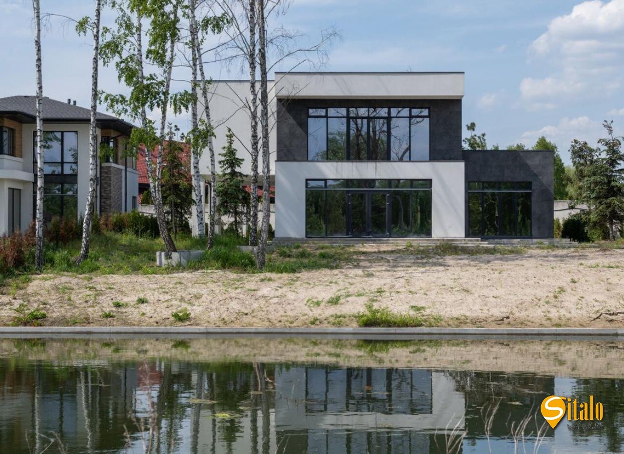 Продажа дома 220 м², 3-я Озерная ул.