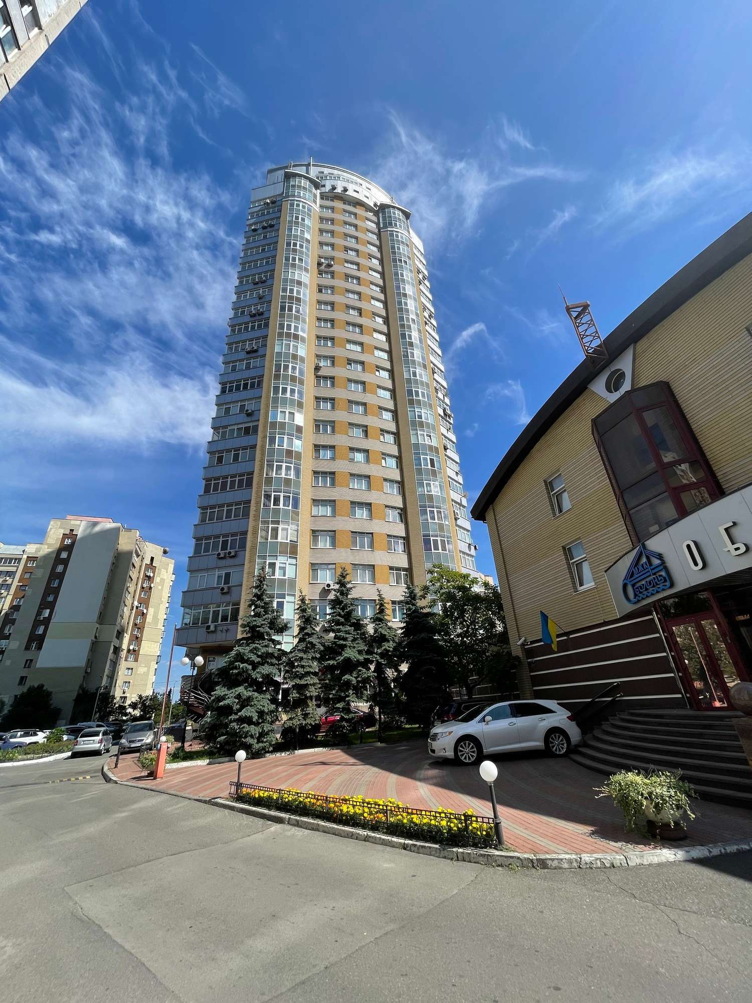 Оренда 3-кімнатної квартири 132 м², Володимира Беца вул., Ивасюка пр.