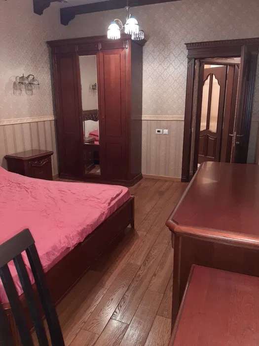 Аренда 2-комнатной квартиры 100 м², Крещатик ул., 27Б