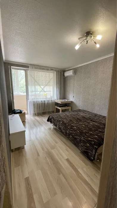 Продаж 1-кімнатної квартири 28 м², Празька вул.