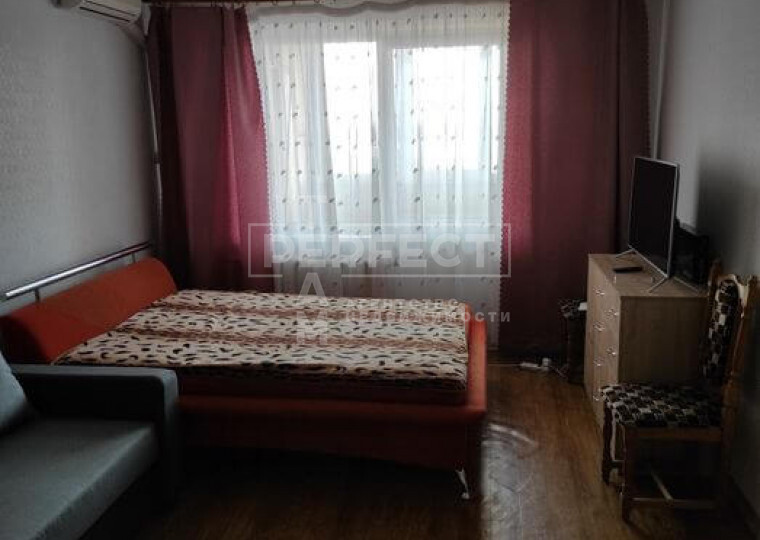 Продаж 1-кімнатної квартири 43 м², Вишняківська вул., 5