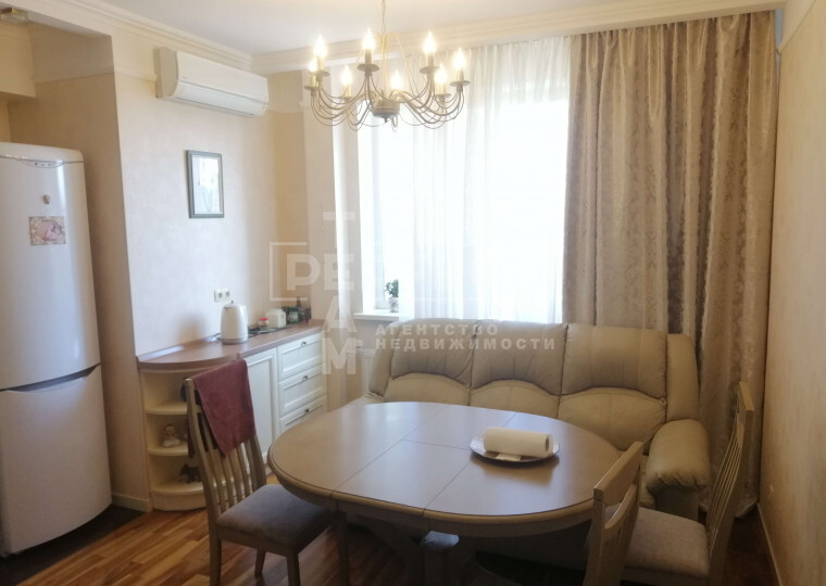 Продажа 1-комнатной квартиры 57 м², Ярослава Гашека бул., 8А