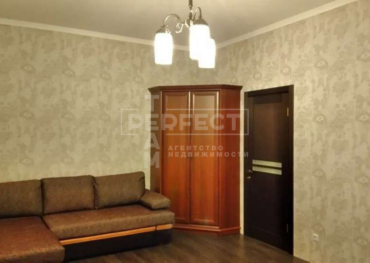 Продаж 1-кімнатної квартири 53 м², Червоноткацька вул., 43