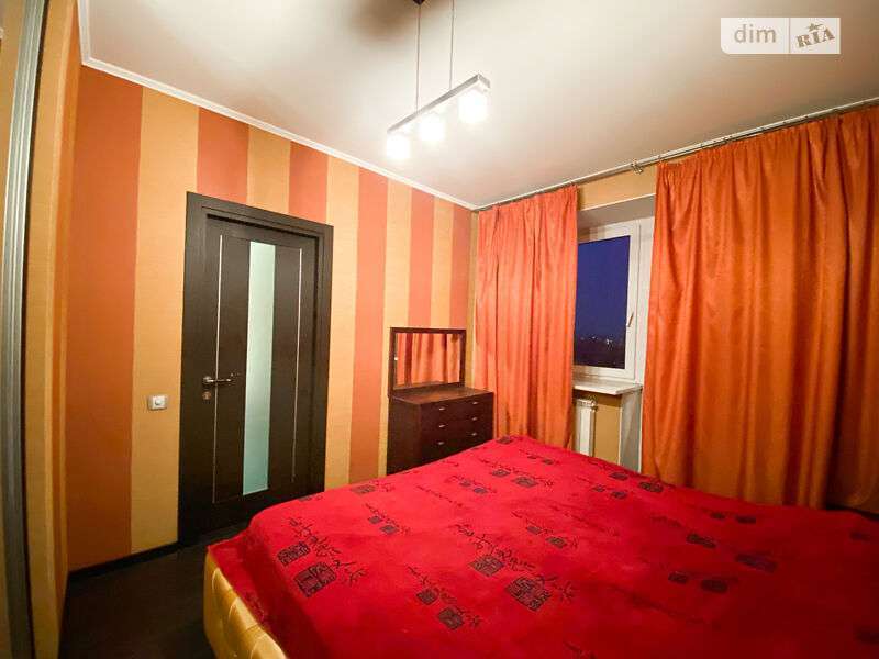 Продаж 3-кімнатної квартири 70 м², Миропільська вул., 39