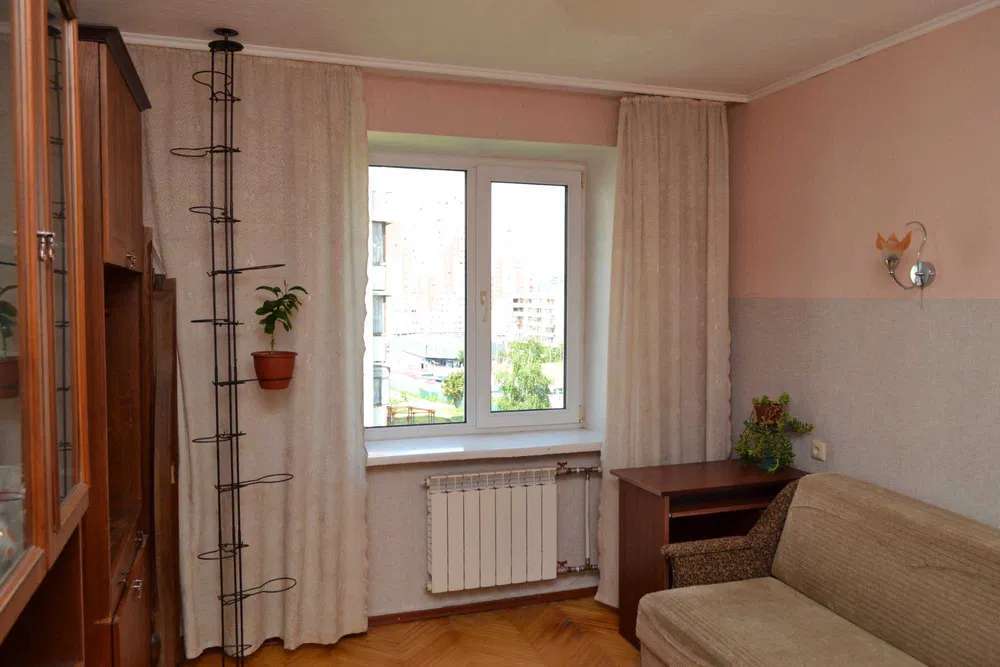 Продаж 3-кімнатної квартири 70 м², Полкова вул., 74