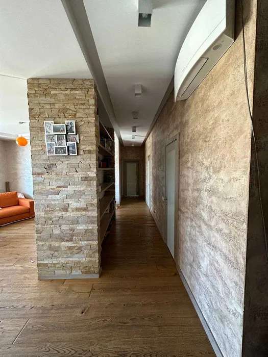 Продажа 3-комнатной квартиры 130 м², Василия Тютюнника ул., 37/1