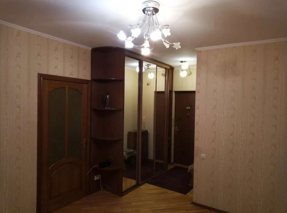 Оренда 3-кімнатної квартири 97 м², Олександра Мішуги вул.