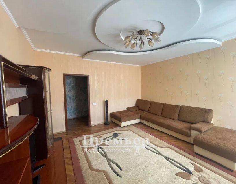 Продаж 2-кімнатної квартири 76 м², Середньофонтанська вул.