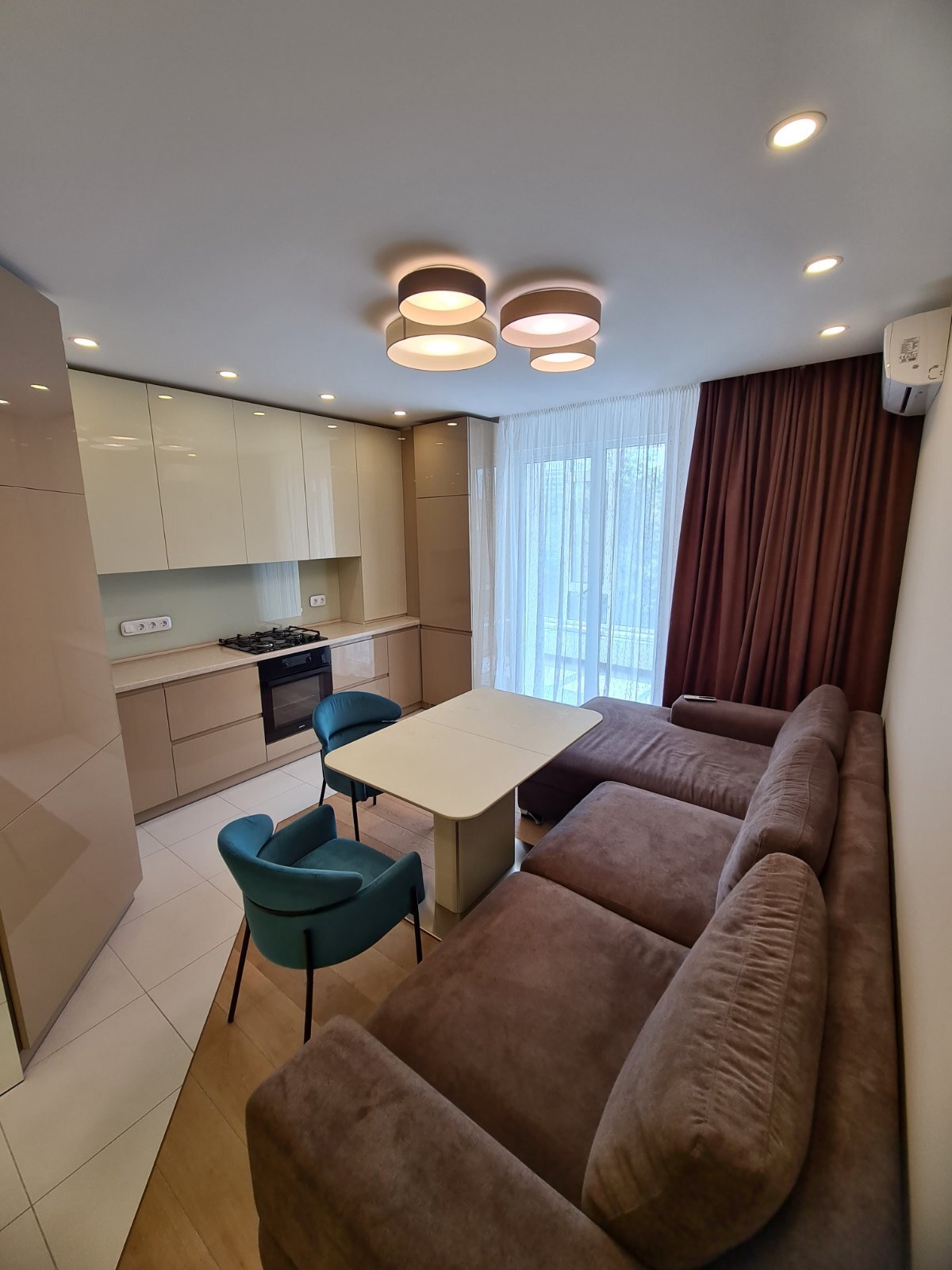 Продаж 2-кімнатної квартири 75 м², Василя Жуковського вул.