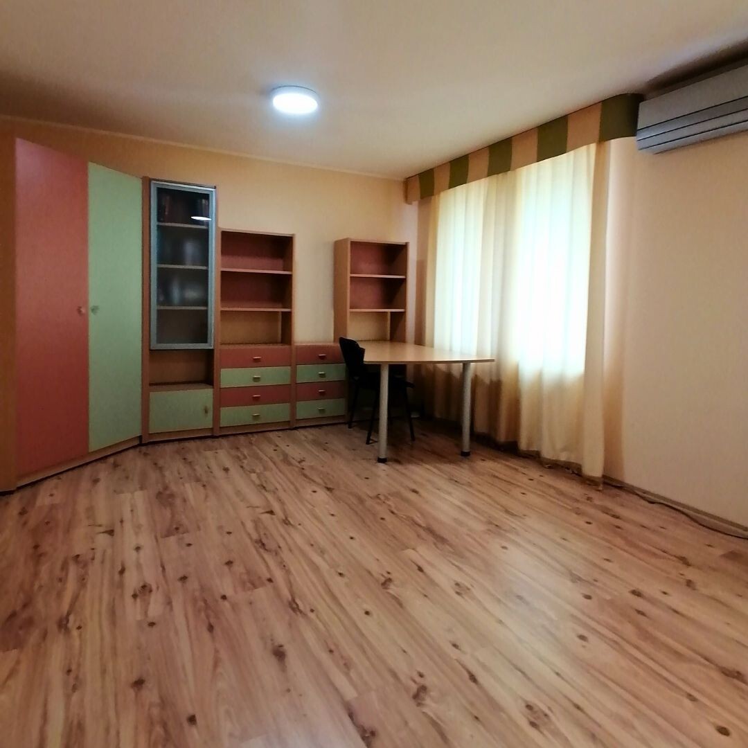Продажа 3-комнатной квартиры 106 м², Владимира Антоновича ул.