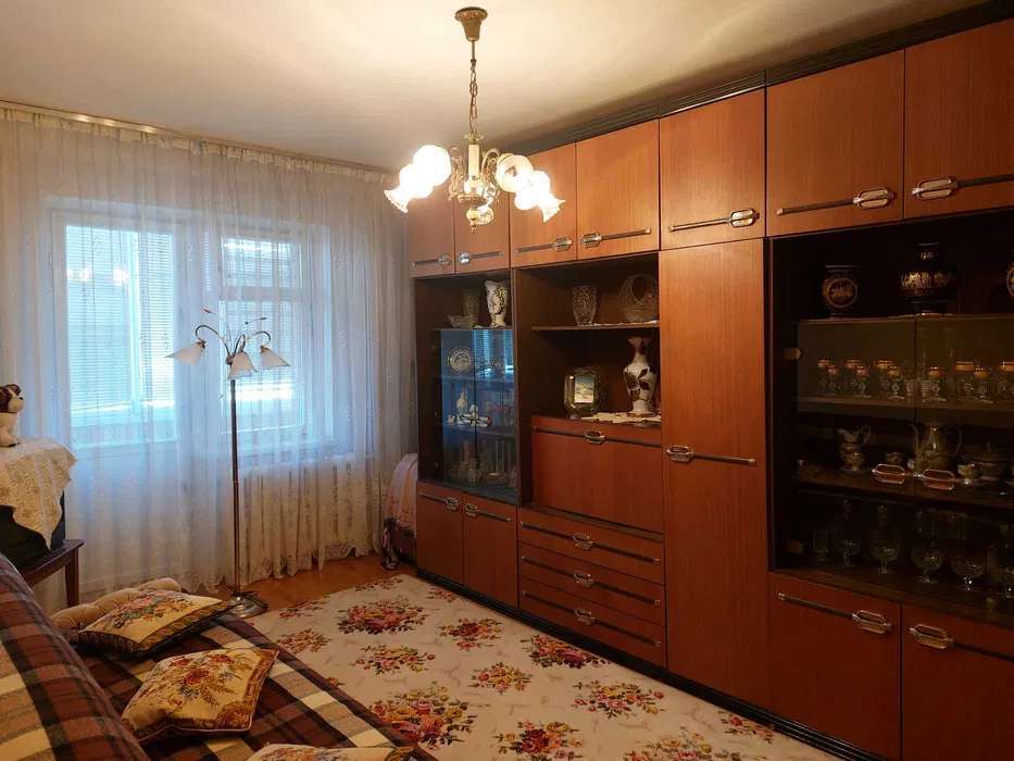 Продаж 3-кімнатної квартири 68 м², Мілютенка вул., 11А