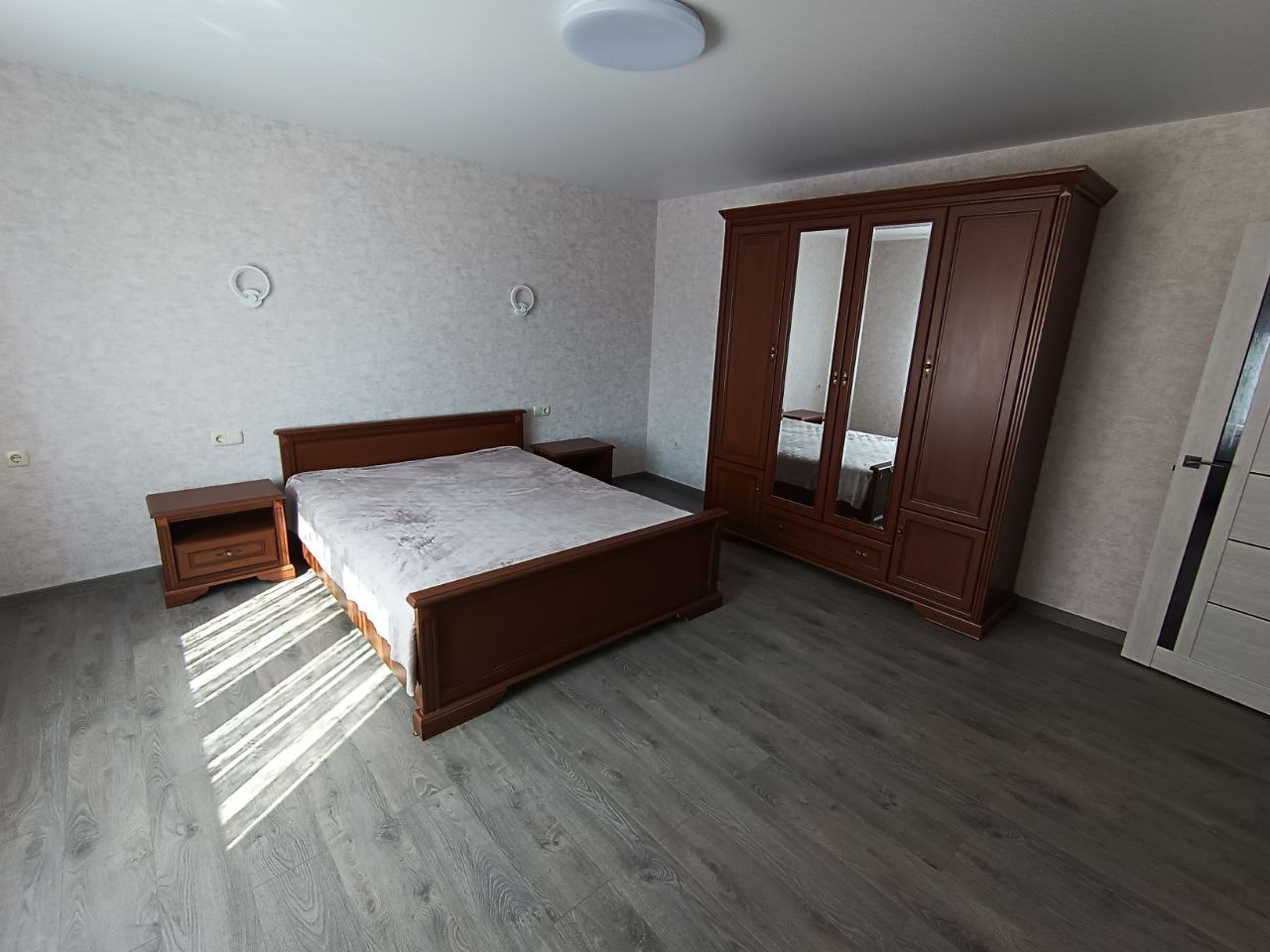 Продаж 2-кімнатної квартири 70 м², Дарницький бул., 8