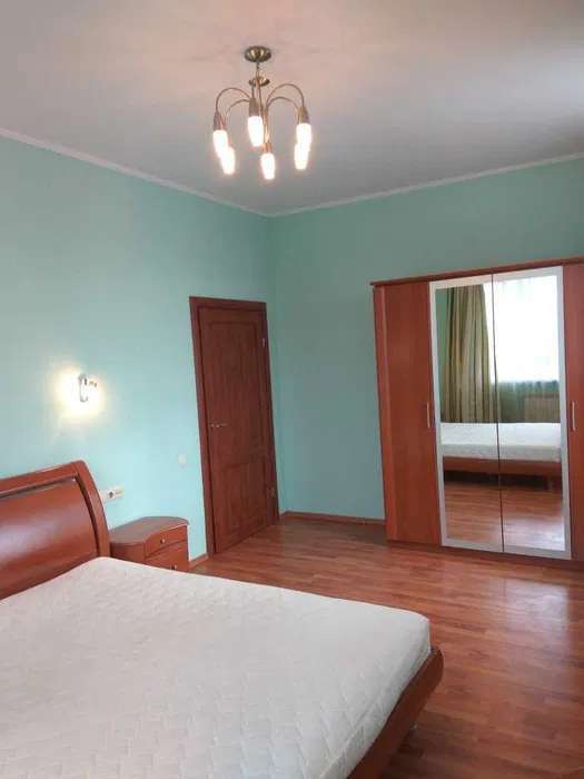 Аренда 3-комнатной квартиры 74 м², Евгения Коновальца ул.