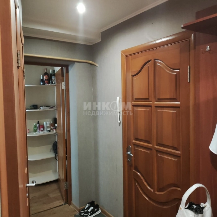 Продаж 2-кімнатної квартири 43 м², Квартал Комарова вул.