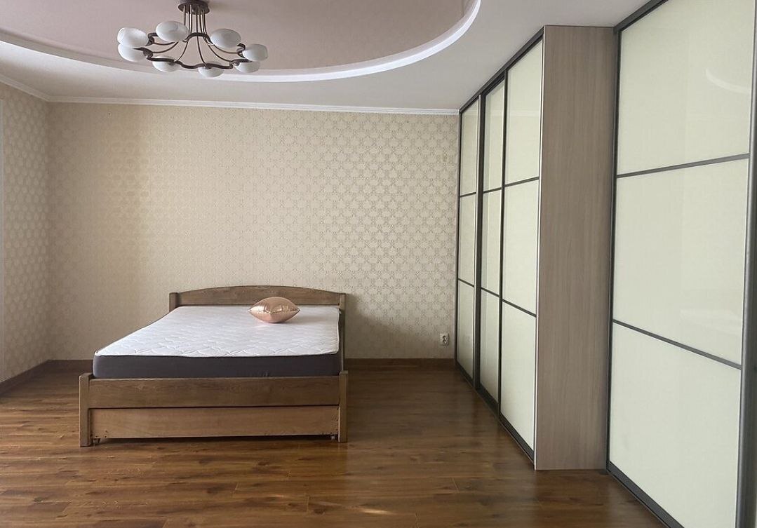 Продаж 1-кімнатної квартири 58 м², Панаса Мирного вул.