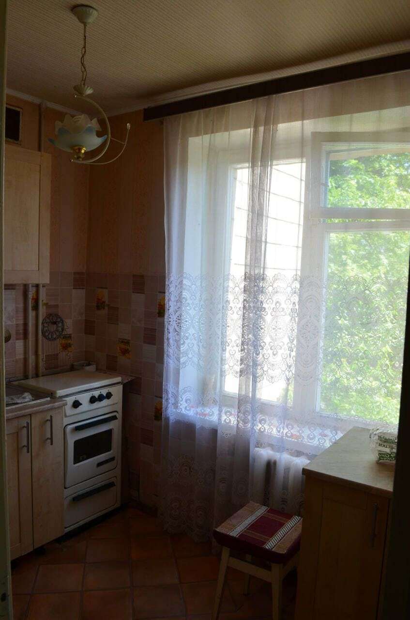 Продаж 1-кімнатної квартири 32 м², Празька вул.