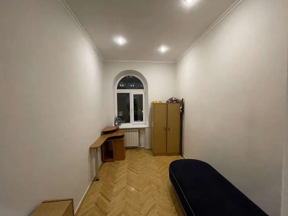 Оренда 3-кімнатної квартири 62 м², Володимирська вул.