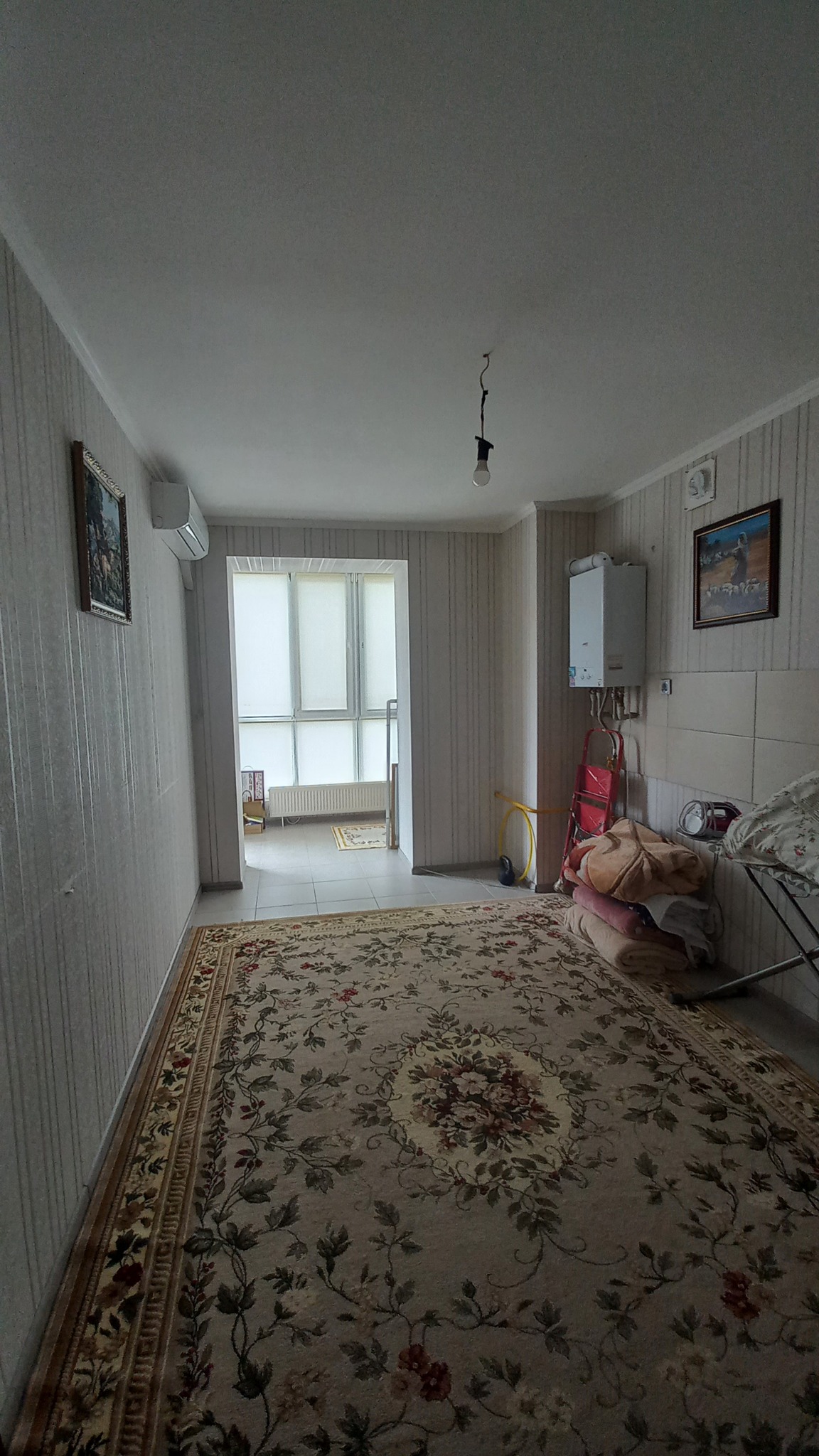 Продажа 4-комнатной квартиры 105 м²
