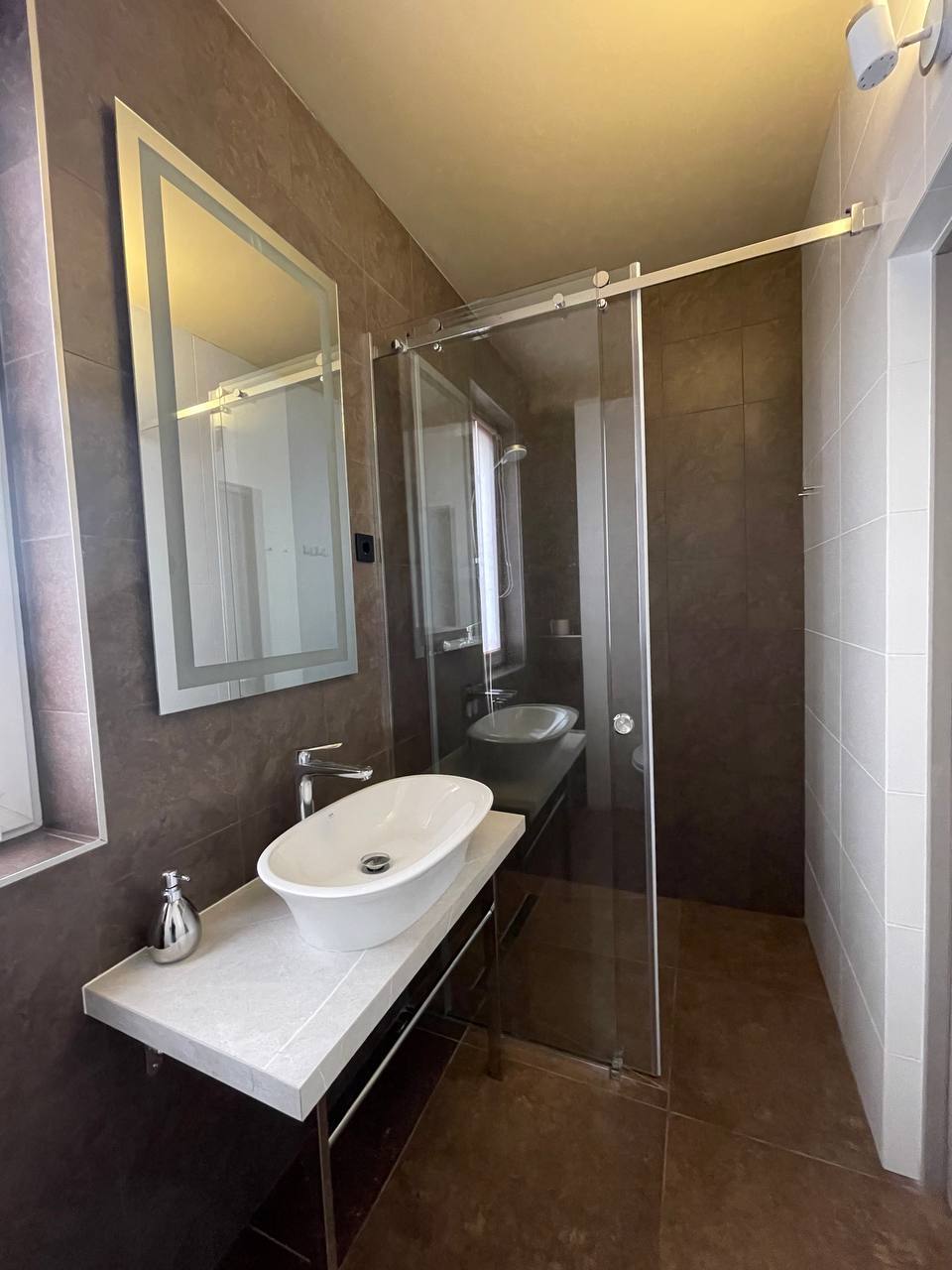 Оренда офісу 240 м², Помаранчева,22