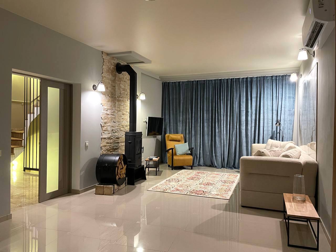 Оренда офісу 240 м², Помаранчева,22