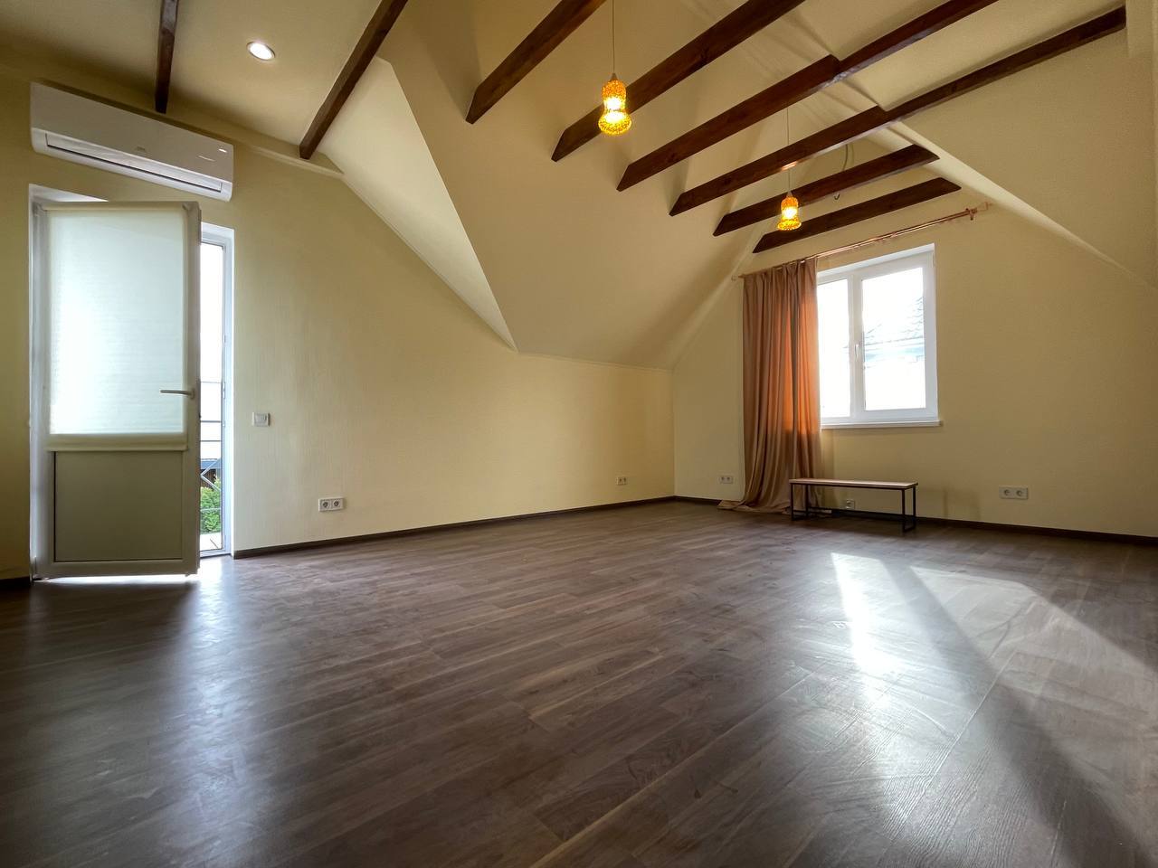 Оренда офісу 240 м², Помаранчева,22