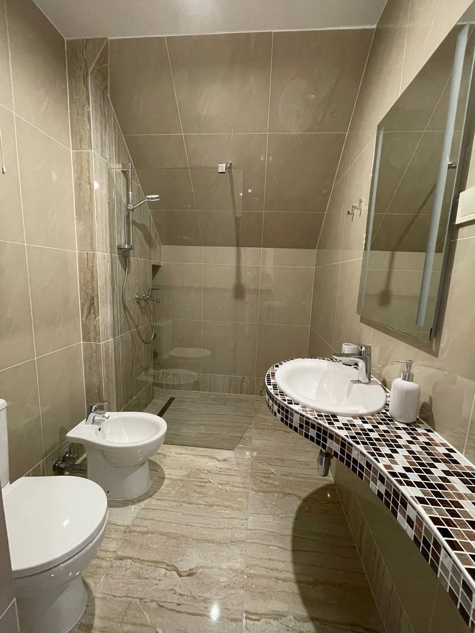 Оренда офісу 240 м², Помаранчева,22