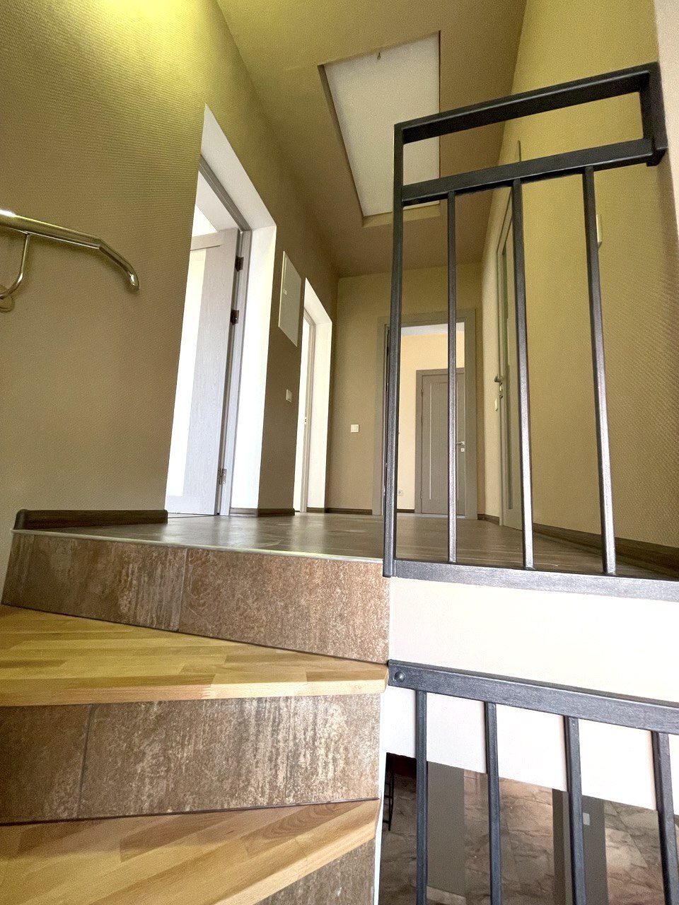 Оренда офісу 240 м², Помаранчева,22