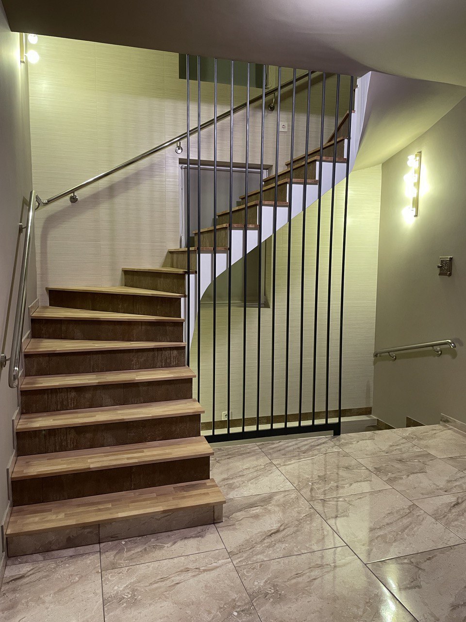 Оренда офісу 240 м², Помаранчева,22