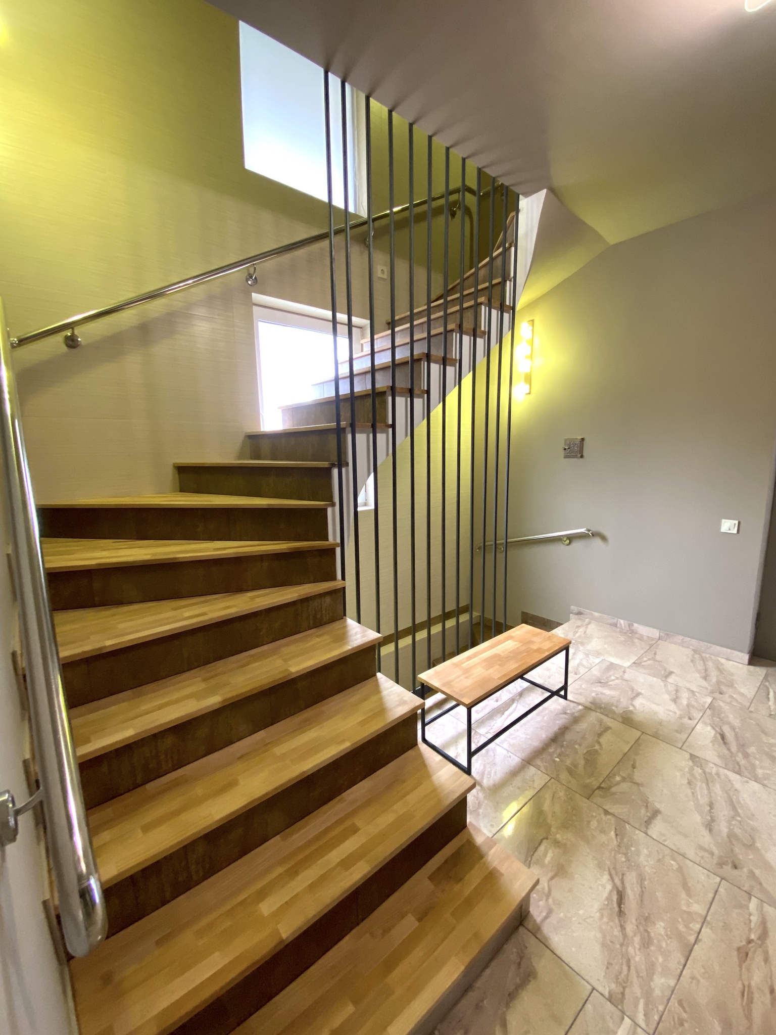 Оренда офісу 240 м², Помаранчева,22
