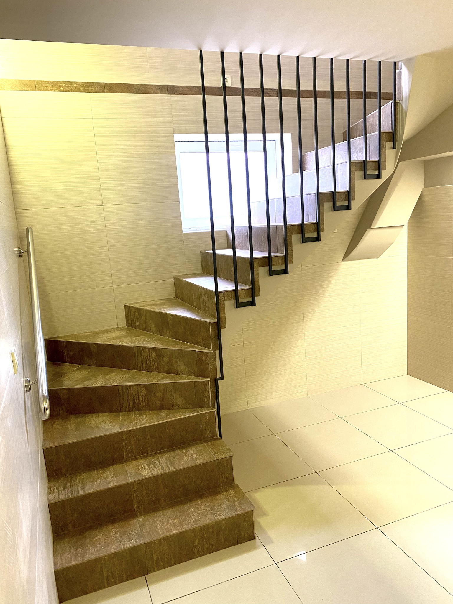 Оренда офісу 240 м², Помаранчева,22