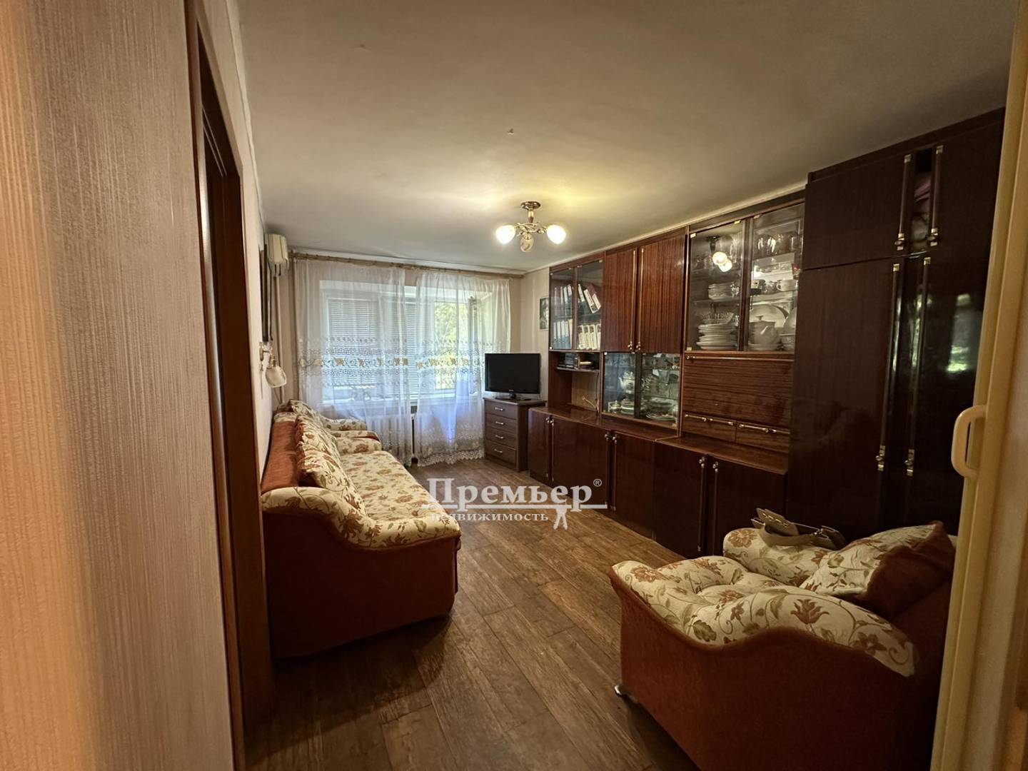 Продаж 2-кімнатної квартири 39.8 м², Варненська вул.