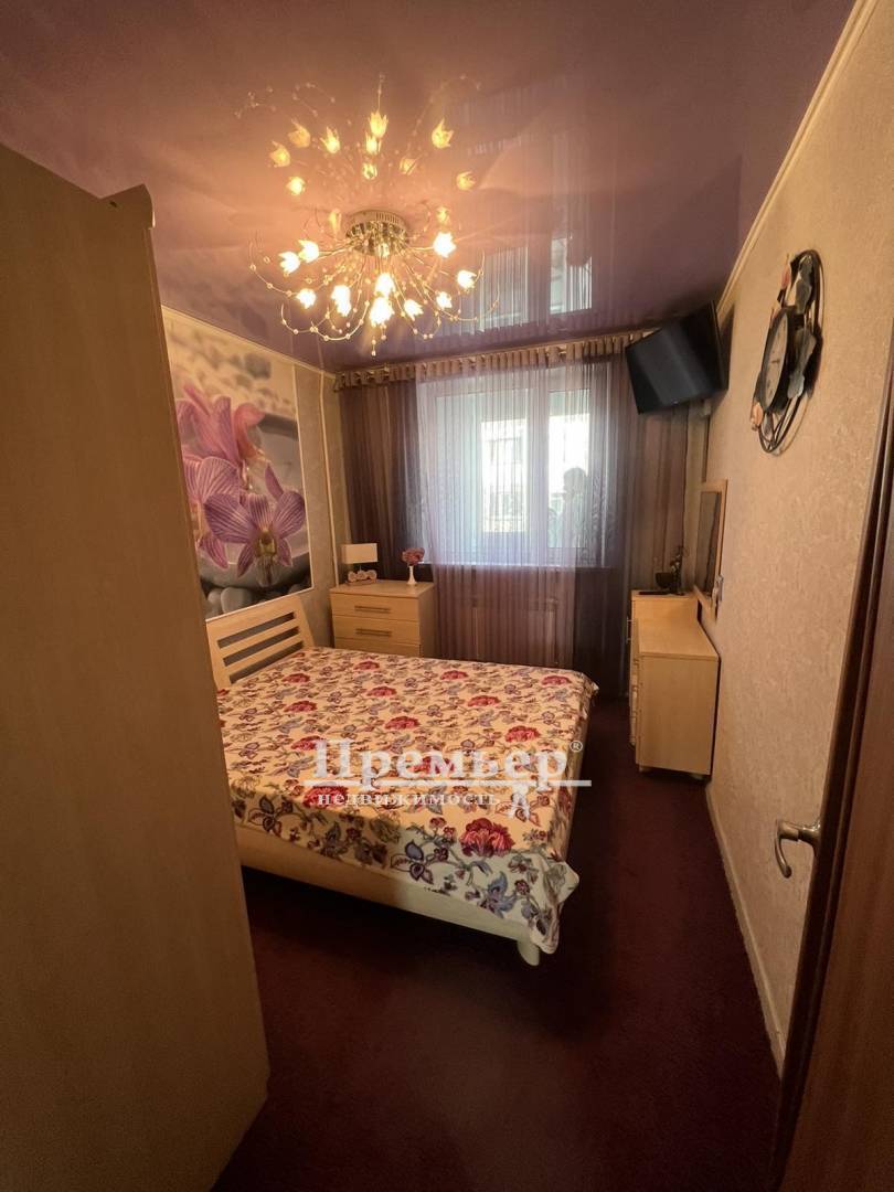 Продаж 3-кімнатної квартири 70 м², Світлий пров.