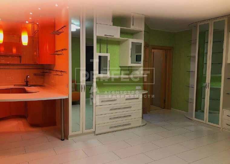 Продажа 1-комнатной квартиры 57 м², Днепровская наб., 26А