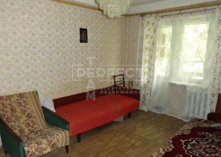 Продаж 2-кімнатної квартири 46 м², Космічна вул., 3