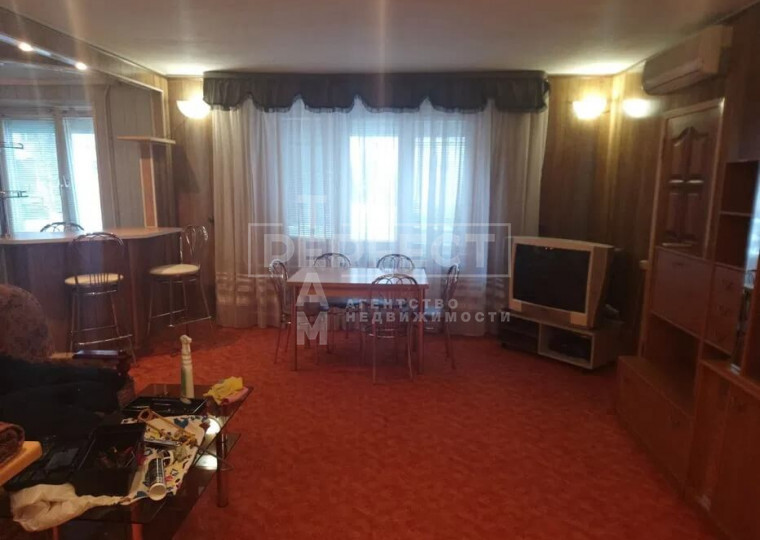 Продажа 3-комнатной квартиры 70 м², Феодосийская ул., 6