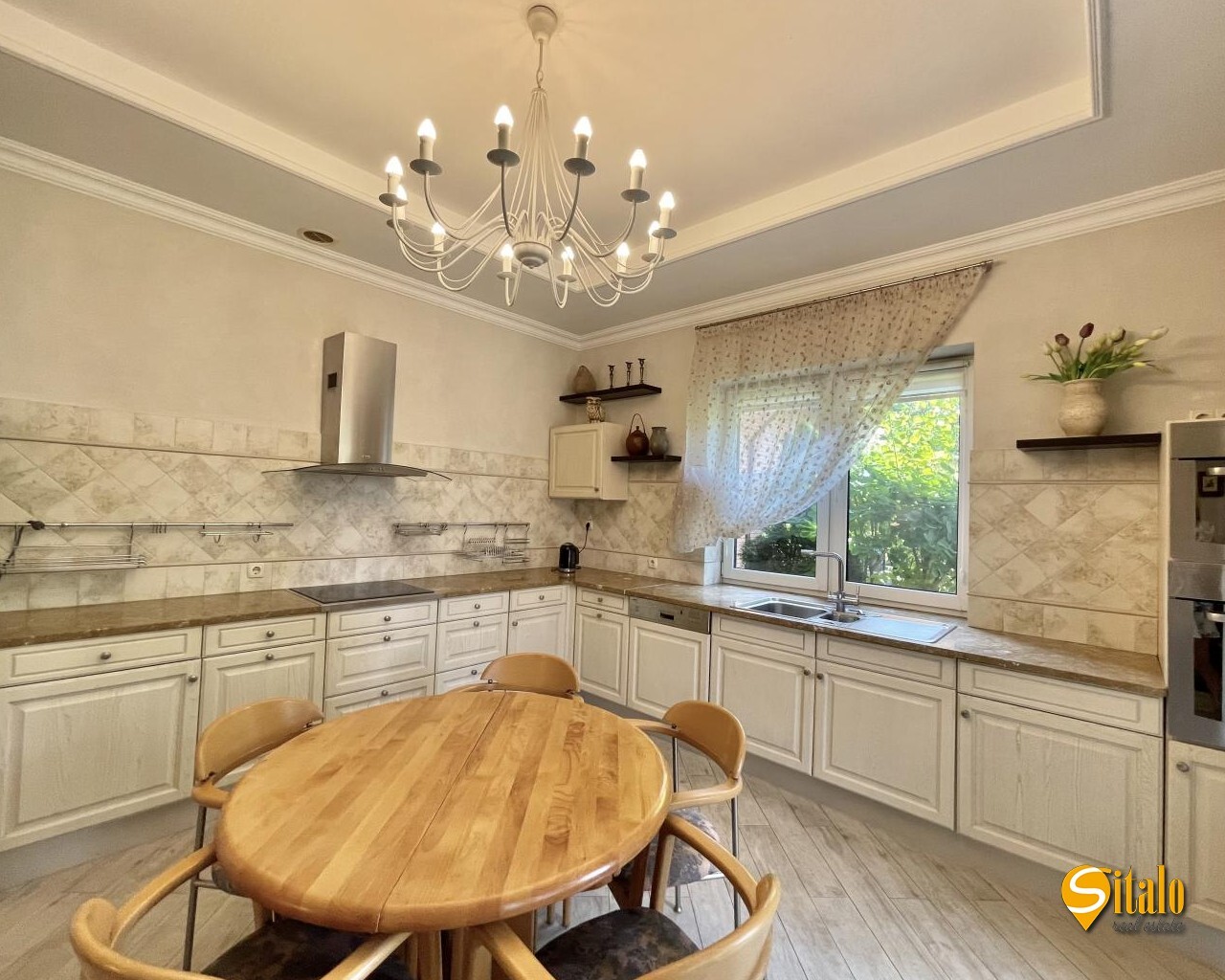 Оренда будинку 420 м², 107-а Садова вул.