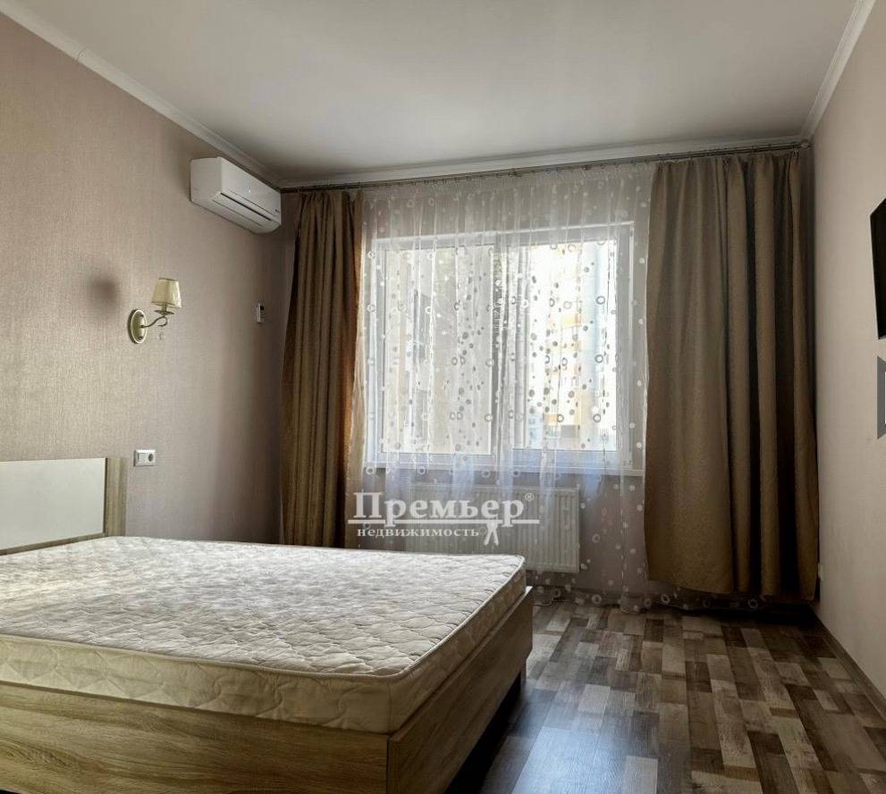 Продаж 1-кімнатної квартири 42 м², Массив Радужный вул.