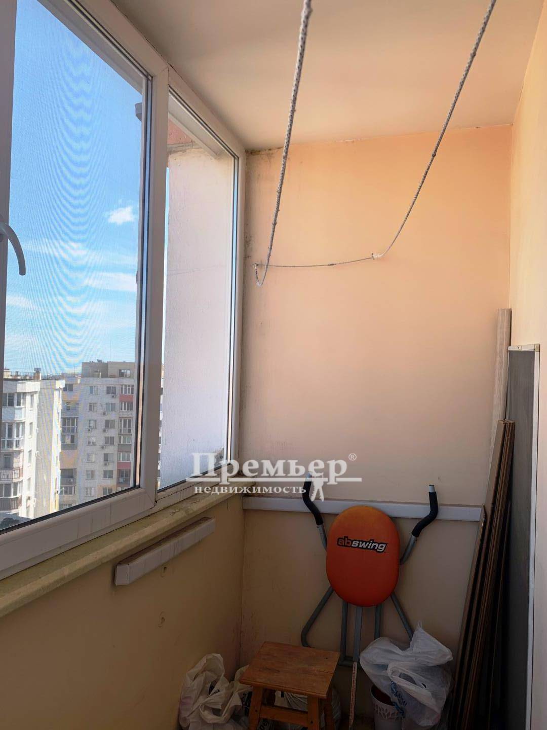 Продаж 1-кімнатної квартири 42 м², Массив Радужный вул.