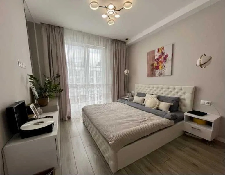 Продаж 1-кімнатної квартири 47 м², Перлинна вул.