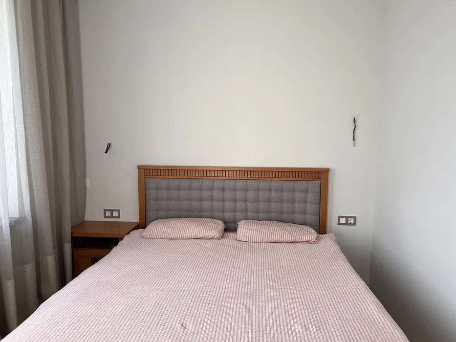 Продаж 2-кімнатної квартири 80 м², Кирило-Мефодіївська вул., 2