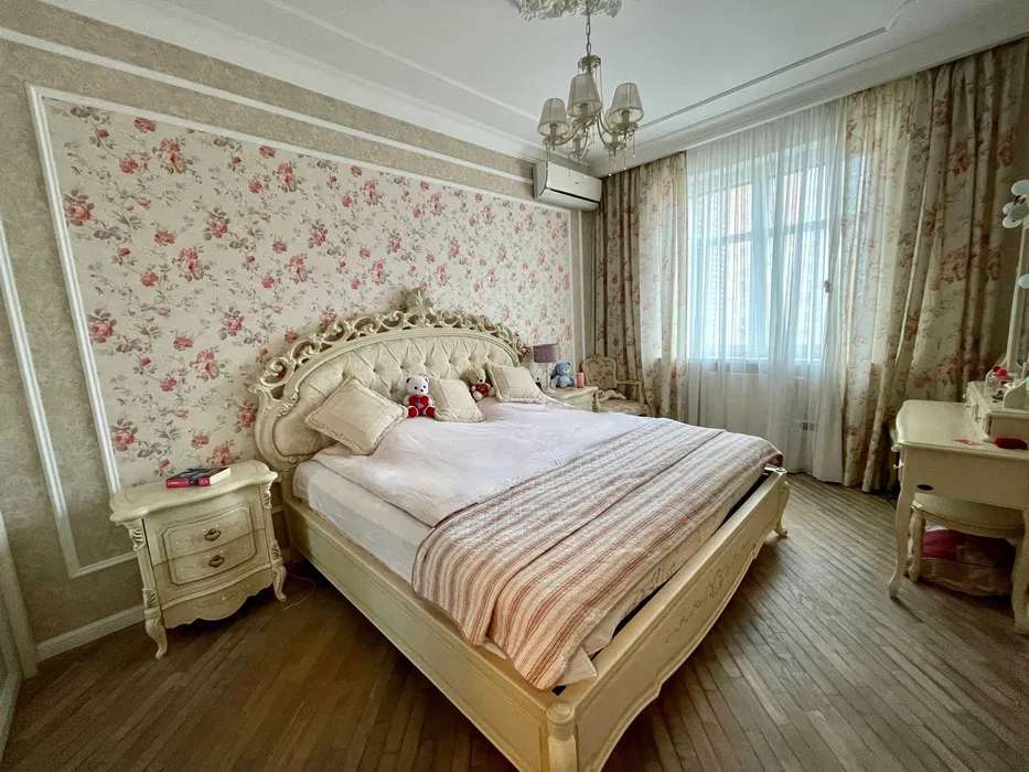 Аренда 2-комнатной квартиры 75 м², Евгения Коновальца ул., 32Б