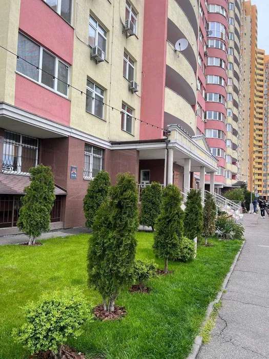 Продажа 2-комнатной квартиры 68 м², Семьи Кульженков ул., 33