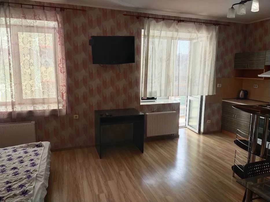 Оренда 1-кімнатної квартири 45 м², Комбінатна вул., 25