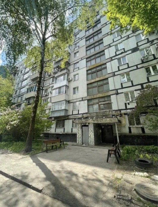 Продаж 2-кімнатної квартири 48 м², Фабрично-заводська вул.