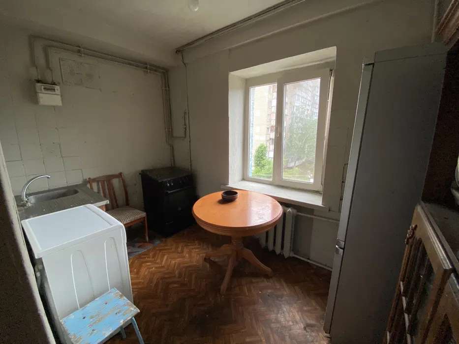 Продаж 2-кімнатної квартири 45 м², Братиславська вул., 32А