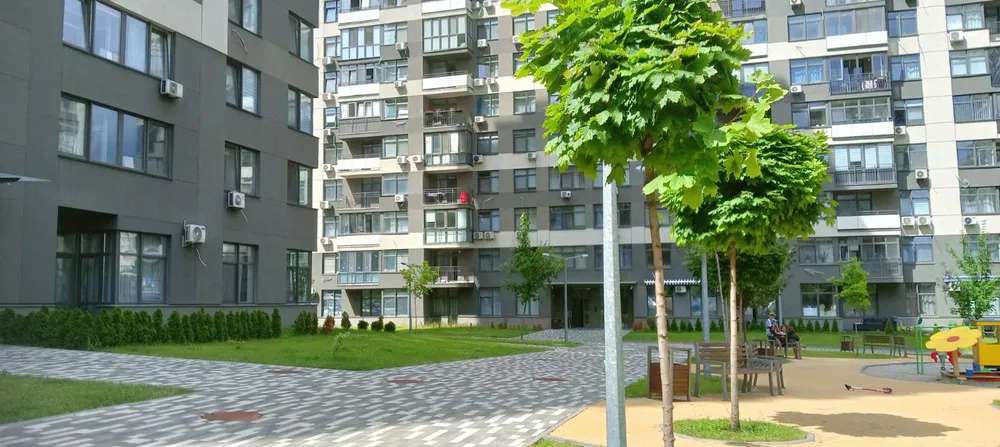 Продаж 2-кімнатної квартири 68 м², Правди просп., 41Б