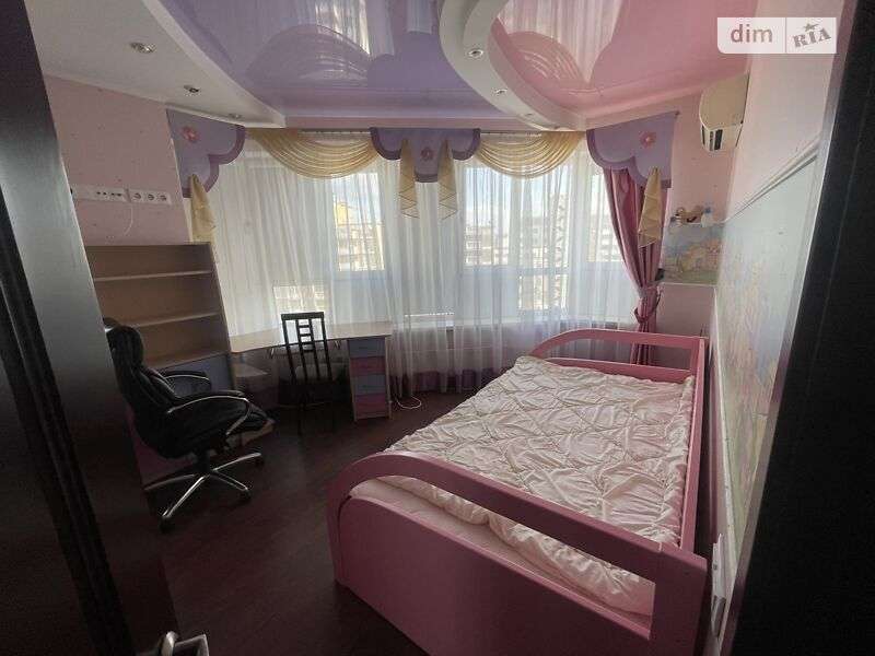 Аренда 4-комнатной квартиры 150 м², Александра Мишуги ул., 2