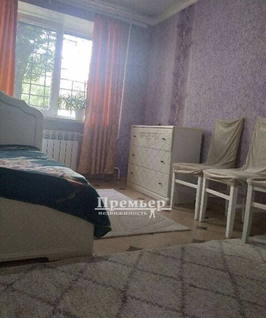Продаж 3-кімнатної квартири 64 м², Красная вул.