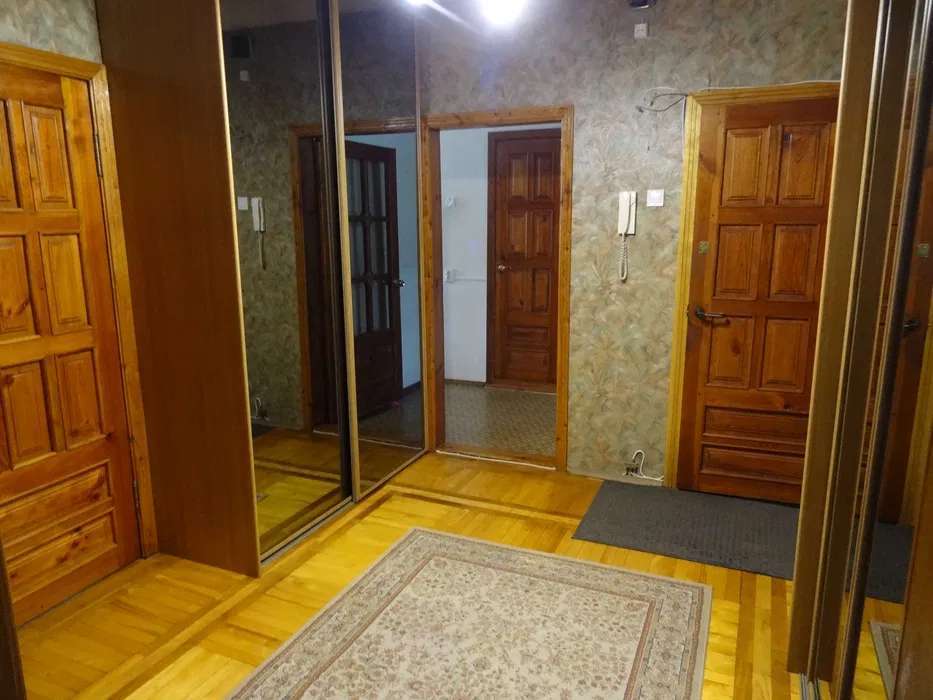 Продажа 3-комнатной квартиры 68 м², Свободы просп., 38