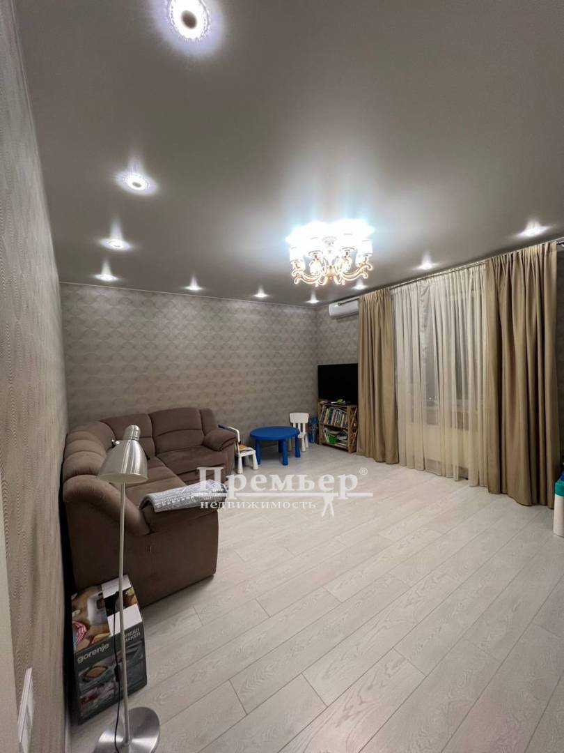 Продаж 3-кімнатної квартири 88 м², Перлинна вул.